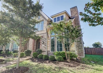 4941 Shore Crest Drive - Photo 1