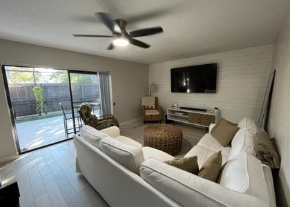 365 S Waverly Place - Photo 1
