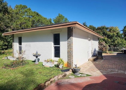 12668 70th Pl Street N - Photo 1