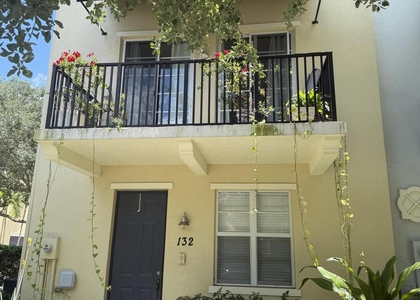 132 Greenwich Circle - Photo 1