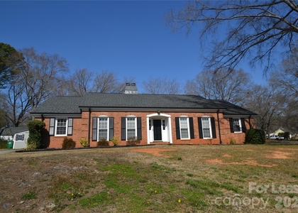 100 Old Farm Court - Photo 1