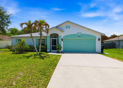 1838 Se Genaro Terrace - Photo 1