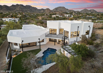 3135 E Palo Verde Drive - Photo 1