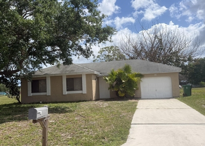 1131 Se Parrish Court - Photo 1