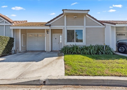 1552 Club Drive - Photo 1
