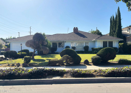 210 W Woodruff Avenue - Photo 1