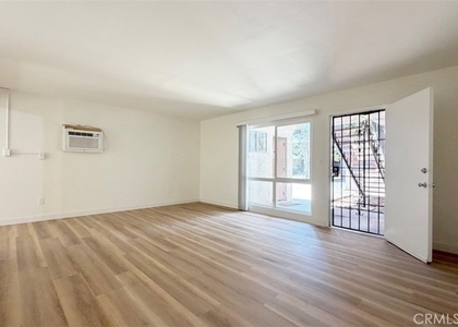 640 Ward Street - Photo 1