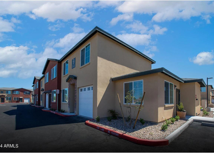 677 E Commonwealth Place - Photo 1