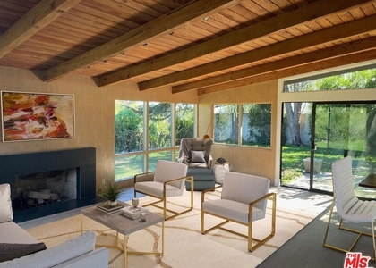 15434 Mulholland Drive - Photo 1