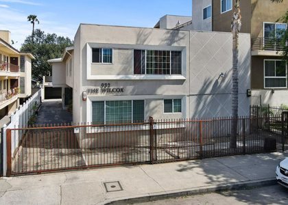 932 Wilcox Ave - Photo 1