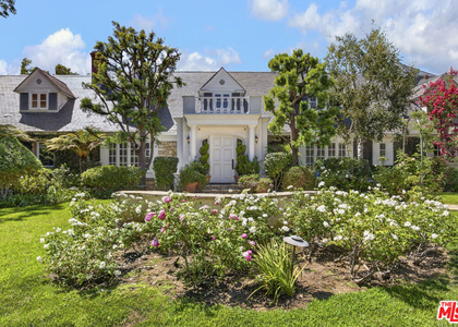 821 N Whittier Drive - Photo 1