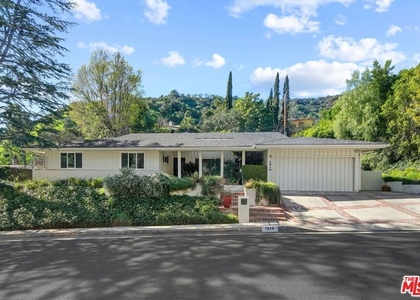 1919 San Ysidro Drive - Photo 1