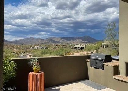 9915 E Graythorn Drive - Photo 1