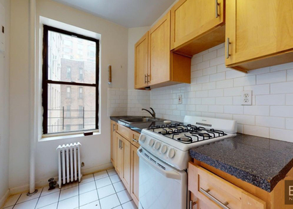 East 70th Street - Photo 1