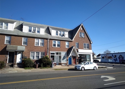 666 Willis Avenue - Photo 1