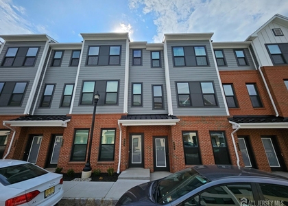 605 Parker Boulevard - Photo 1
