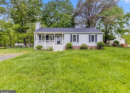 11802 Oakdale Court - Photo 1
