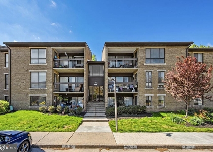 517 Florida Avenue - Photo 1