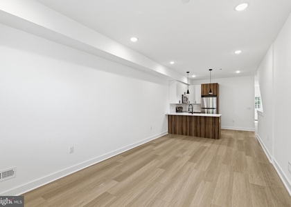 2505 N 11th Street - Photo 1