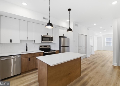 617 W Cumberland Street - Photo 1