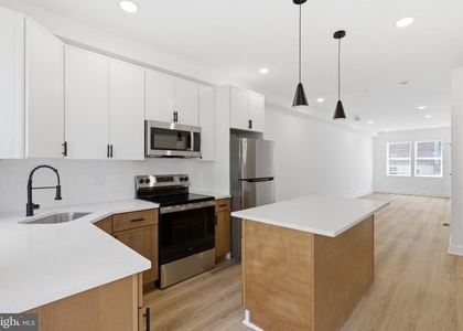 617 W Cumberland Street - Photo 1