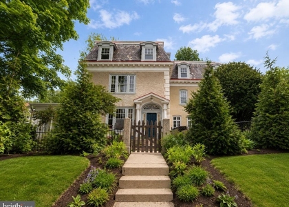 186 W Queen Lane - Photo 1