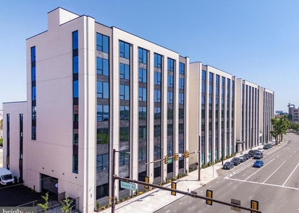 1130 N Delaware Avenue - Photo 1