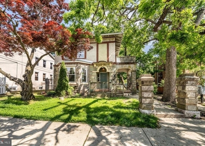 332 W Washington Street - Photo 1