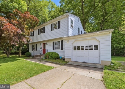 292 Glenn Ave - Photo 1