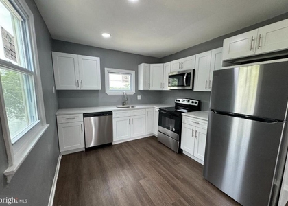 32 Edgewater Avenue - Photo 1