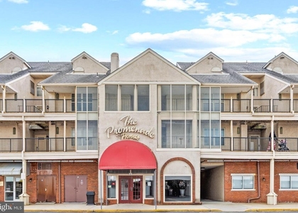 1022 Main Street - Photo 1