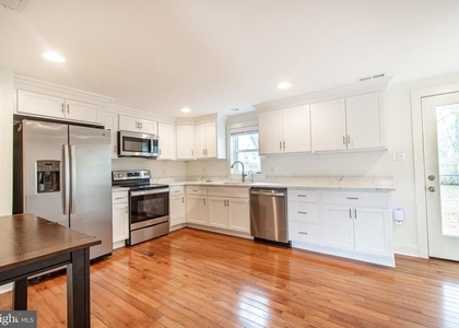 101 Brooks Lane - Photo 1