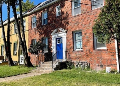 1838 C Street Se - Photo 1