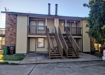 1603 Onion Creek Village Dr - Photo 1