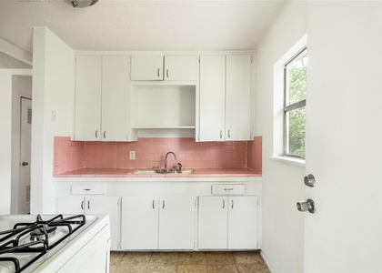 918 E 50th - Photo 1