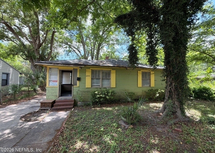 2052 W 17th Street - Photo 1