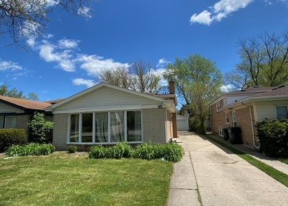 704 Laramie Avenue - Photo 1