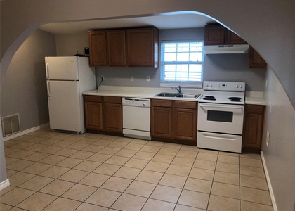 914 E 25th Street - Photo 1