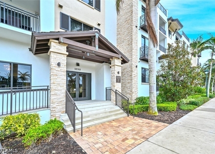 1030 3rd Avenue S - Photo 1