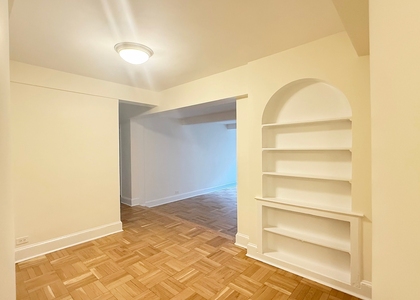 East 56 Street - Photo 1