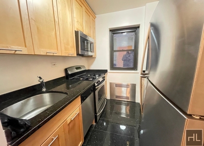 East 55 Street - Photo 1
