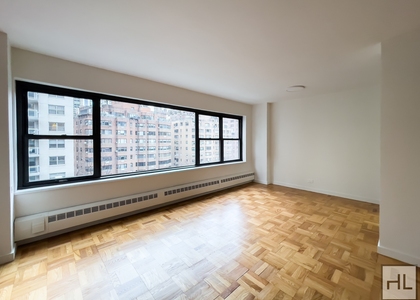 East 55 Street - Photo 1