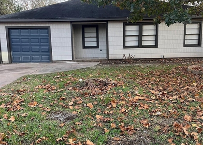902 Alice Street - Photo 1