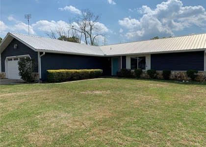 2700 Se 35th Street - Photo 1