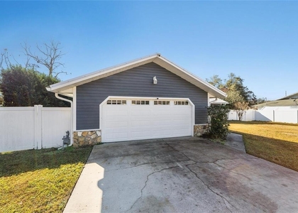 2700 Se 35th Street - Photo 1