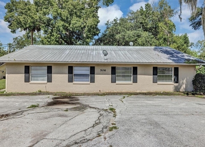 506 Ne 28th Avenue - Photo 1