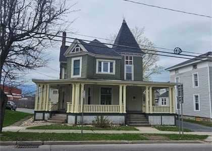 123 N School Street - Photo 1