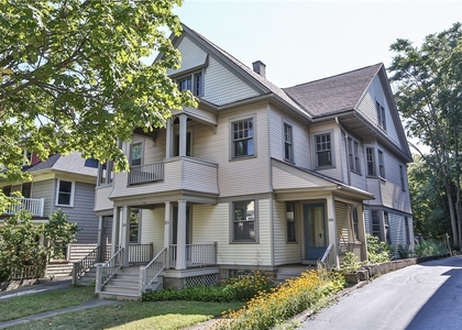 294 Laburnam Crescent - Photo 1