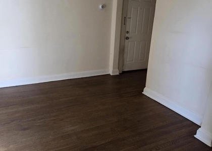 605 Broadway - Photo 1