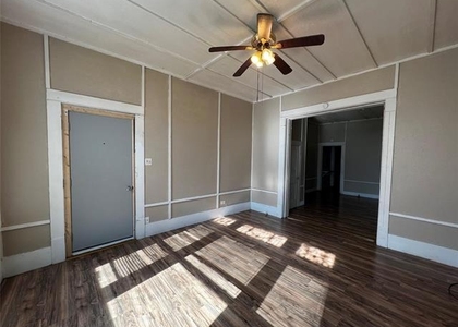 817 W Owing Street - Photo 1